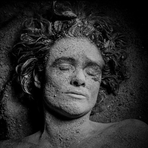 Harpy+-+Love+dripping+from+the+edge+of+her+knife (1)